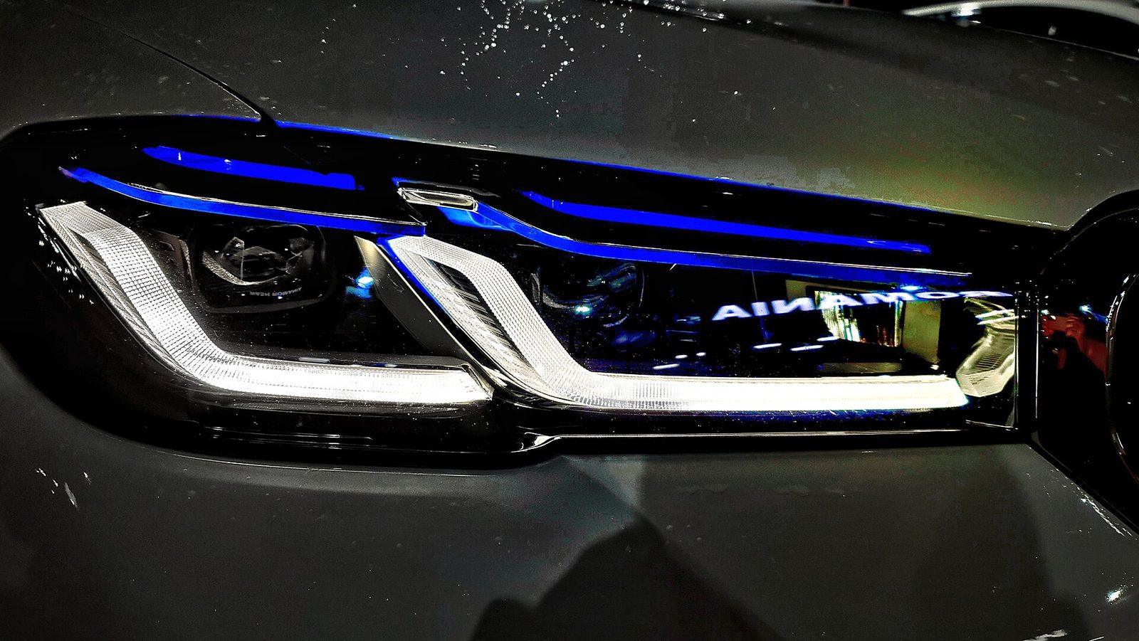 BMW E90 priekinis žibintas