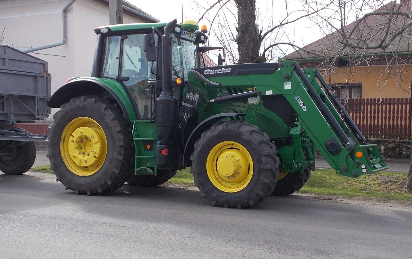 John Deere 6155M