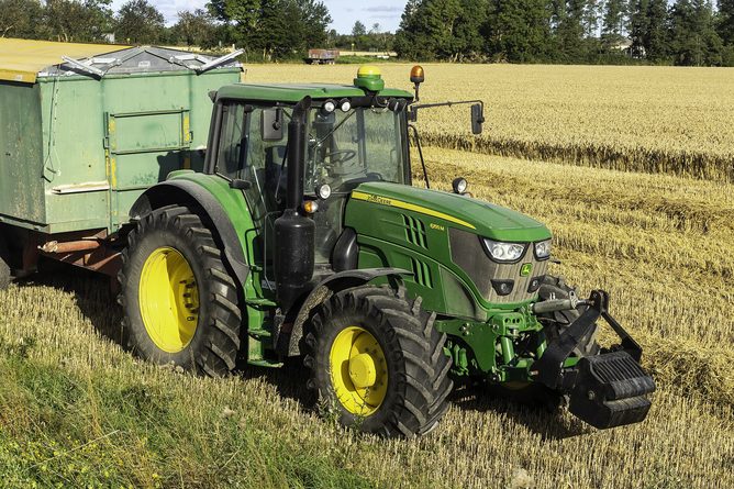 John Deere 6155M