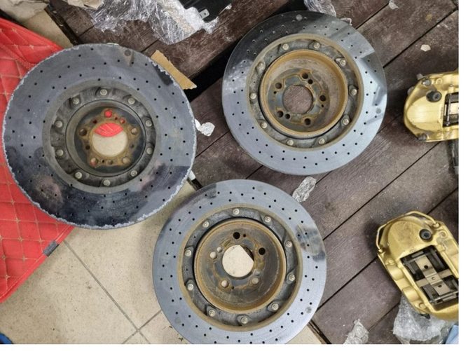 BMW M4 F82 F83 keraminių stabdžių diskų ir suportų rinkinys