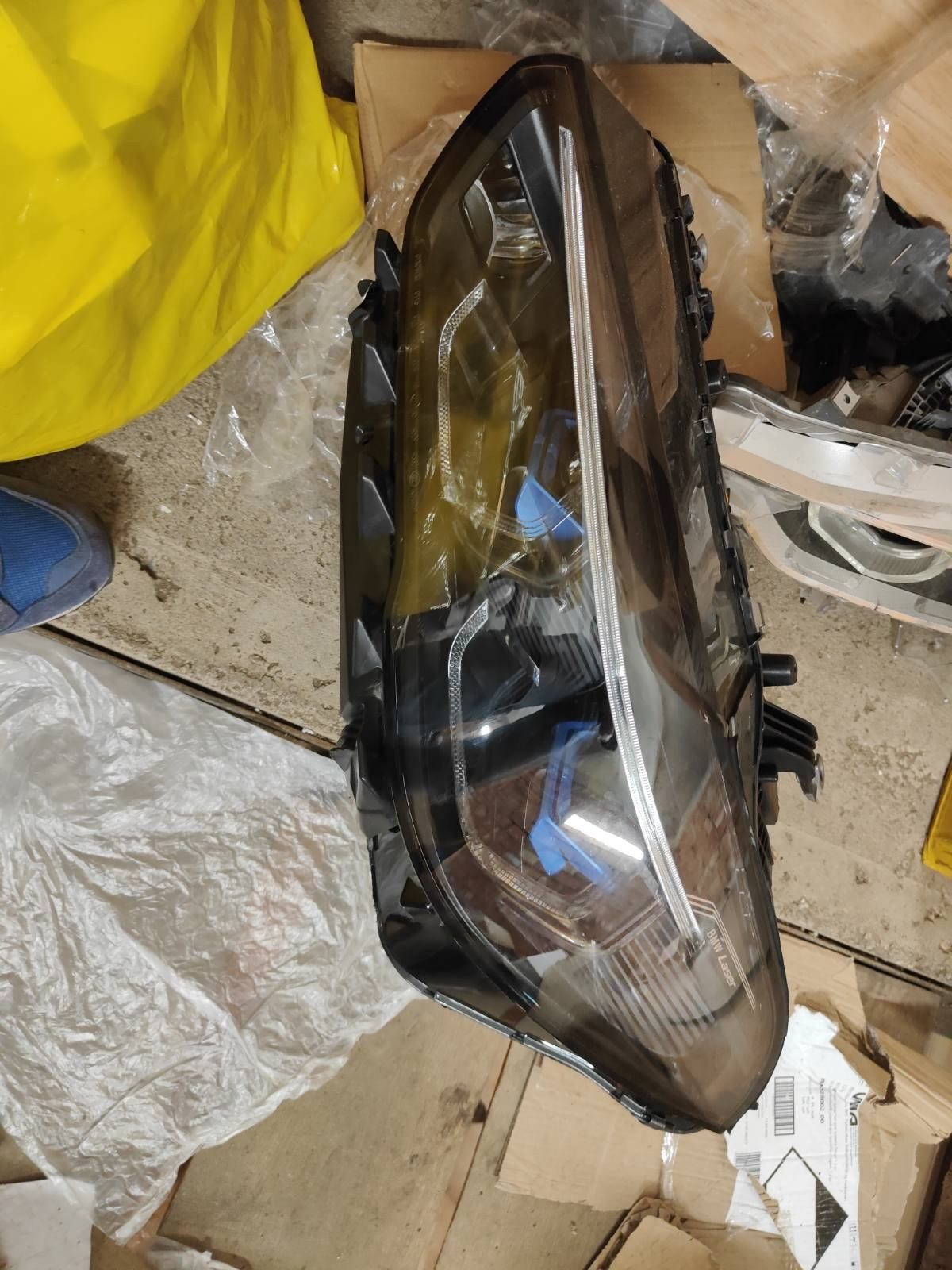 BMW X5 G05 Shadow Line lazeriniu priekiniu zibintu komplektas